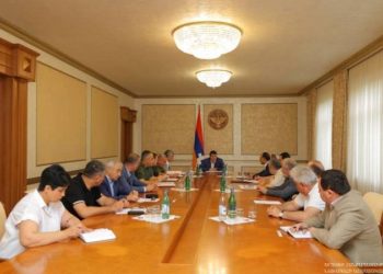 Президент Арцаха Араик Арутюнян созвал расширенное заседание Совета безопасности