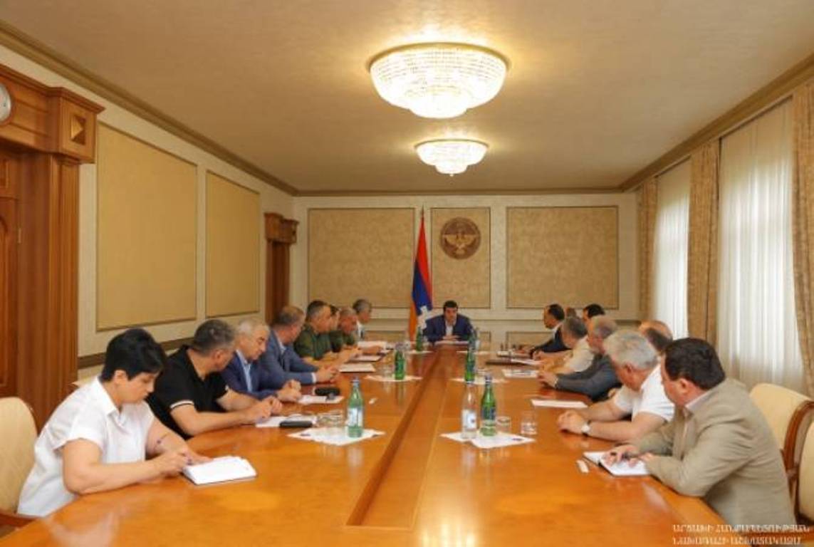 Президент Арцаха Араик Арутюнян созвал расширенное заседание Совета безопасности