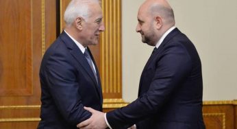 Президент и глава ЦБ Армении обсудили риски колебаний курса валют