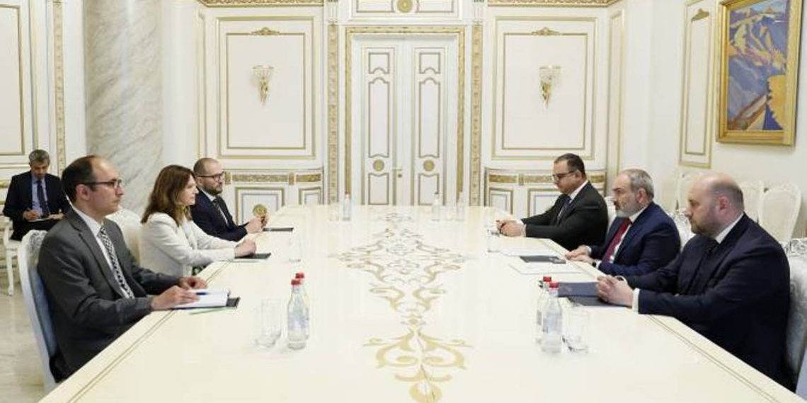 Никол Пашинян принял руководителя миссии Международного валютного фонда в Армении