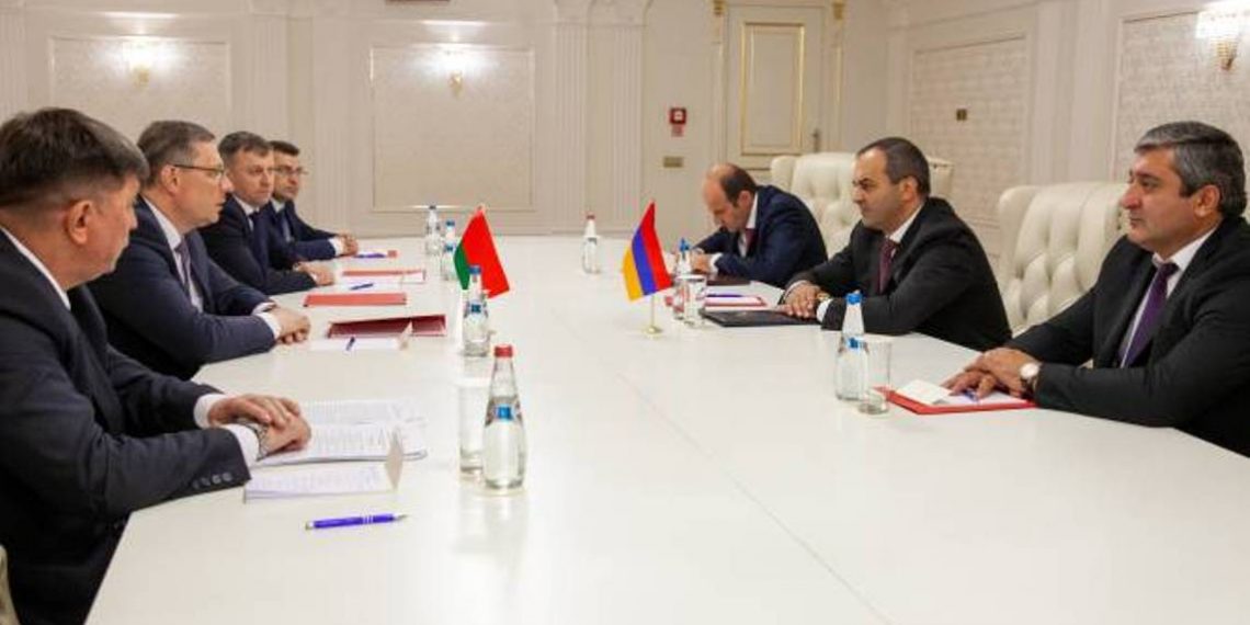 В Минске состоялась встреча генеральных прокуроров Армении и Беларуси