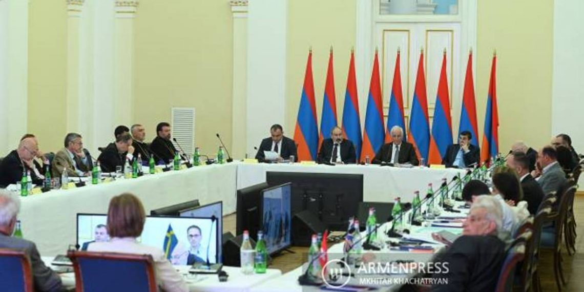 Премьер-министр принимает участие в заседании СП Всеармянского фонда «Айастан»