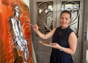Обосновавшаяся в Армении российская художница создает серию портретов армянских знаменитостей