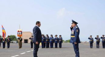 Министр обороны присутствовал на посвященном 30-летию формирования авиации ВС торжественном мероприятии