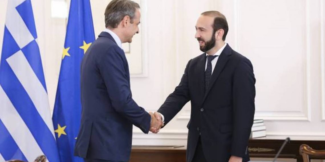 Глава МИД Армении и премьер-министр Греции выразил удовлетворение высоким уровнем политического диалога