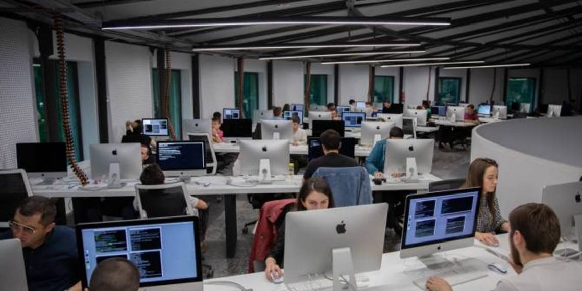 Школа программирования ТУМО «Ереван 42» в списке 100 лучших инновационных университетов мира занимает 8-е место