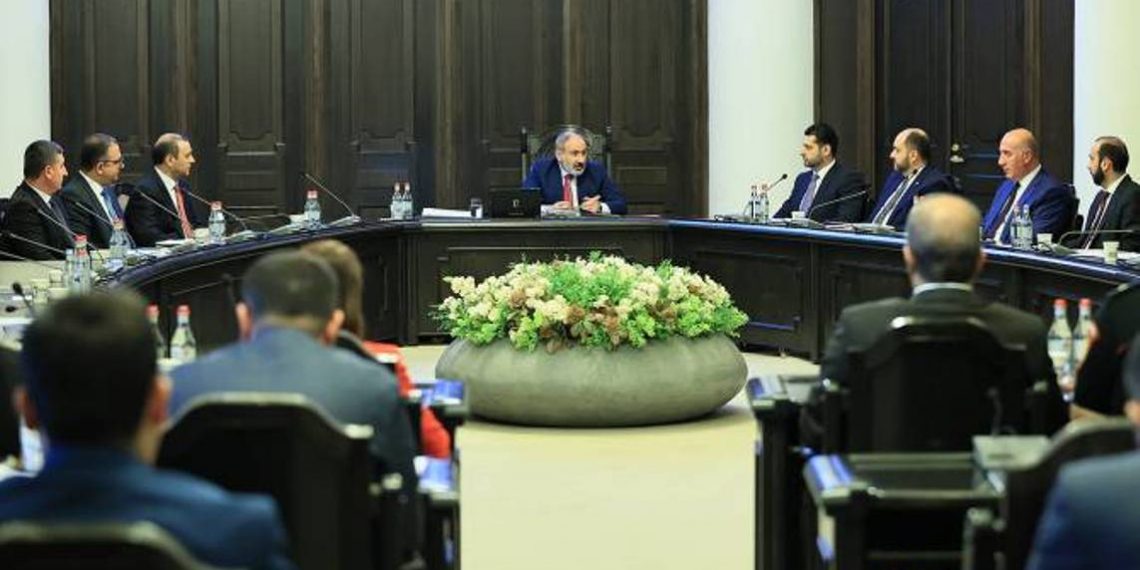 Правительство утвердило программы среднесрочных расходов на 2023-2025 гг. и снижения госдолга на 2022-2026 гг.