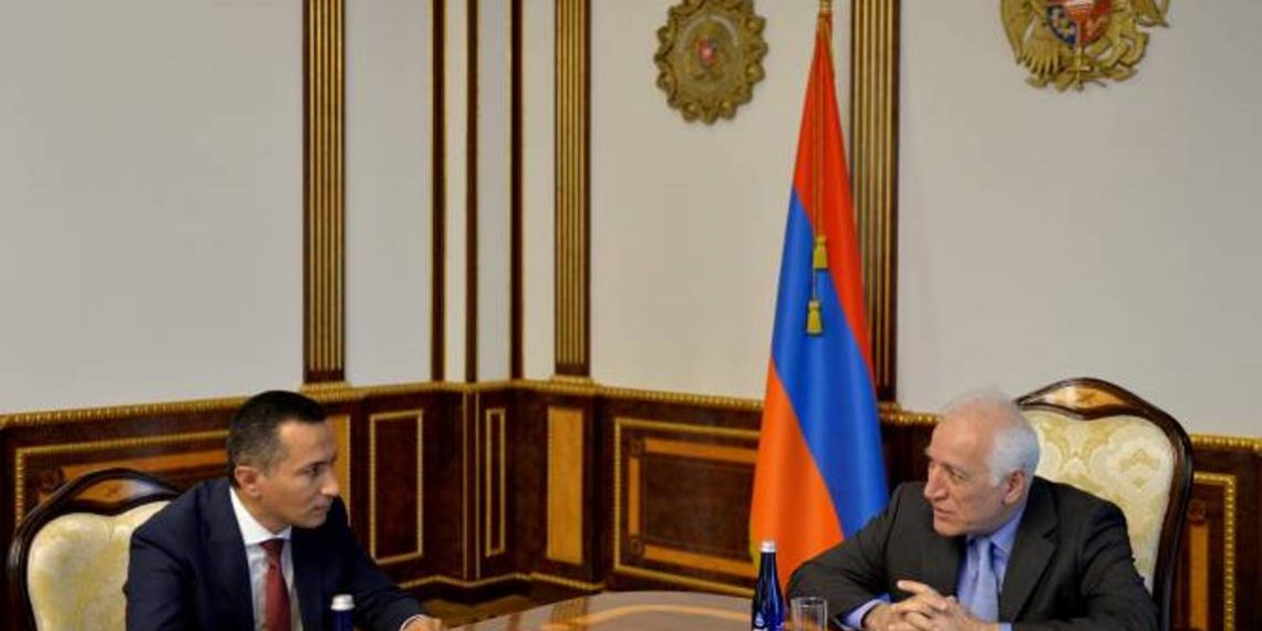 Президент Армении Ваагн Хачатурян принял губернатора Сюника Роберта Гукасяна