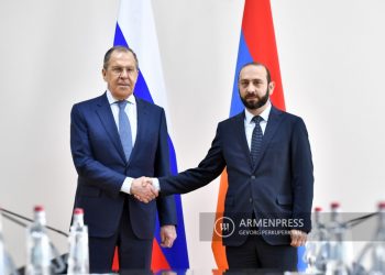 Сергей Лавров пригласил Арарата Мирзояна посетить Российскую Федерацию
