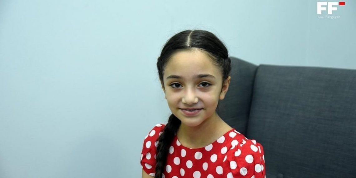 Юная армянская виолончелистка Лиана Улиханян стала лауреатом Первой премии «MaestrosVision Awards»