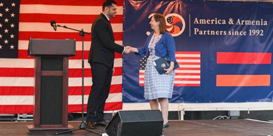 Вице-премьер Армении принял участие в праздновании Дня независимости США