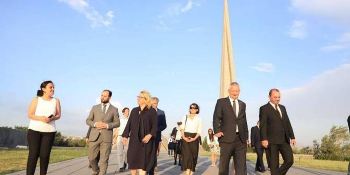 Федеральный министр экономического сотрудничества и развития Германии посетила Мемориальный комплекс Геноцида армян