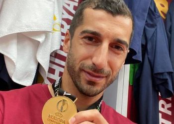 Горжусь победой, которой мы добились вместе. Мхитарян попрощался с «Ромой»