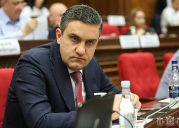 Артур Казинян сложил депутатский мандат
