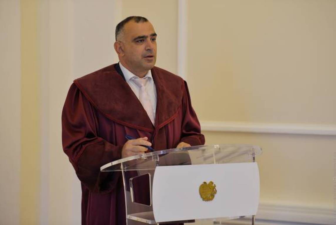 В резиденции президента Армении состоялась церемония приведения судей к присяге
