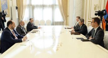 Премьер-министр Армении принял президента Фонда поддержки национальной демократии Деймона Уилсона