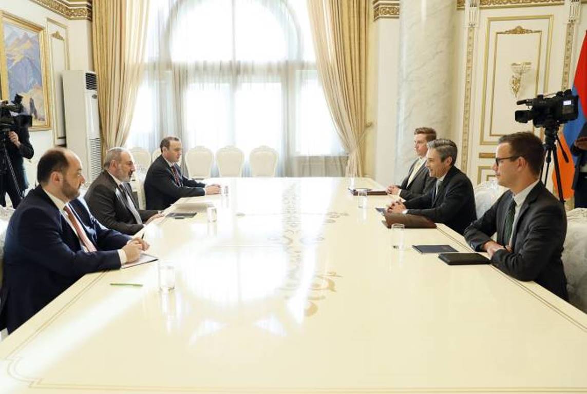 Премьер-министр Армении принял президента Фонда поддержки национальной демократии Деймона Уилсона
