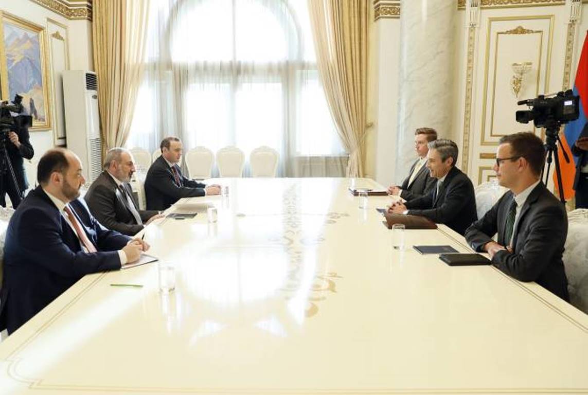 Премьер-министр Армении принял президента Фонда поддержки национальной демократии Деймона Уилсона