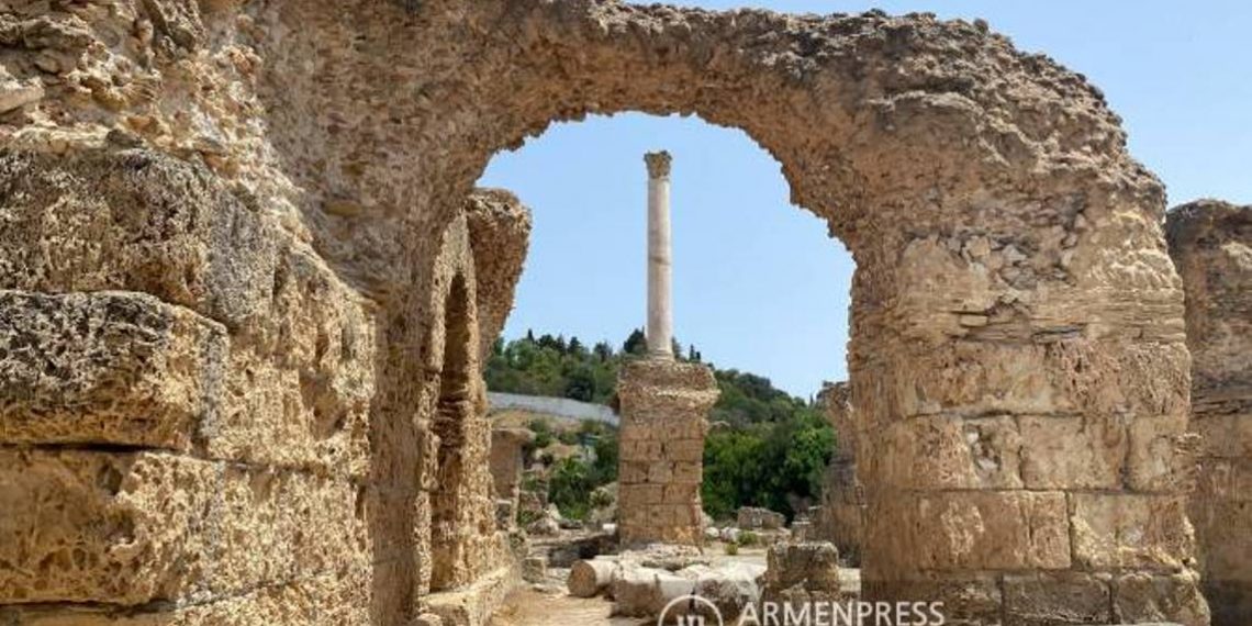 Знакомые места из фильмов, экстремальные туры, бело-голубые домики и торги с торговцами: неделя журналистов в Тунисе