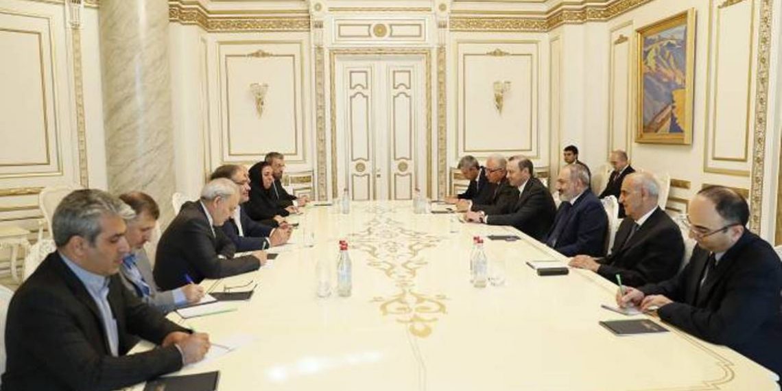 Иран считает неприемлемыми любые попытки изменить геополитическую ситуацию в регионе: Пашинян принял Шамхани