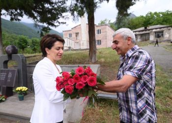 Супруга премьер-министра Анна Акопян посетила швейную мастерскую общины Шикаох