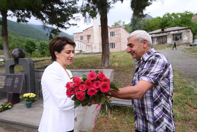 Супруга премьер-министра Анна Акопян посетила швейную мастерскую общины Шикаох