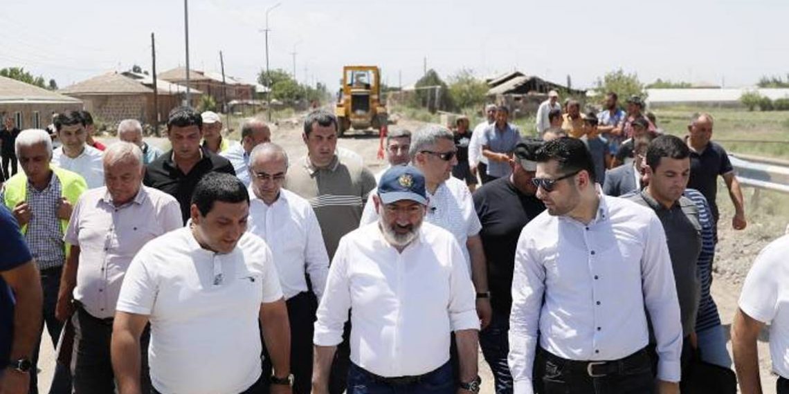 Премьер-министр ознакомился с реализуемыми в Армавирской области программами