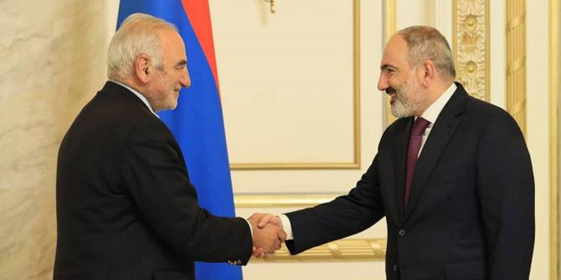 Премьер-министр Пашинян принял французского политического деятеля армянского происхождения Жоржа Кепенекяна
