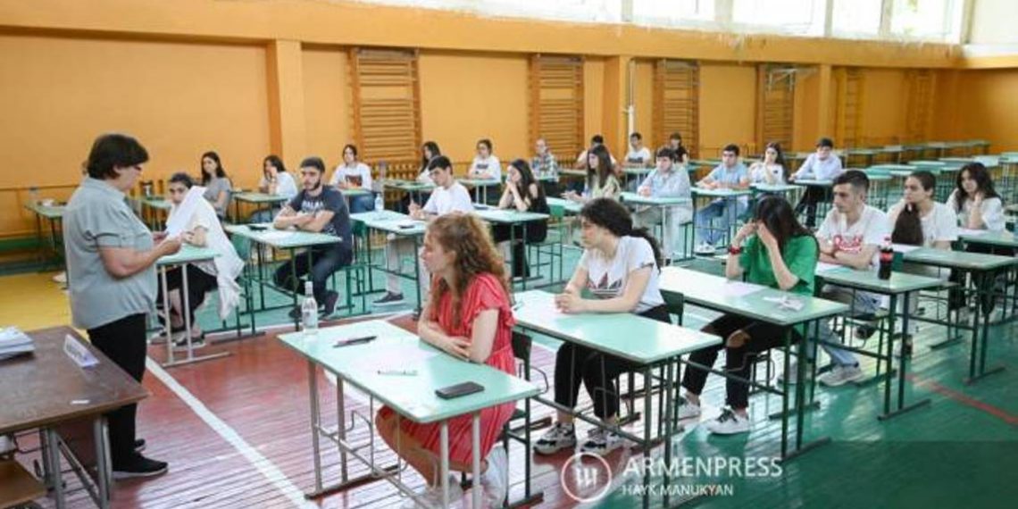 20 из 25 выпускников средней школы Вардениса поступили в ведущие вузы Армении
