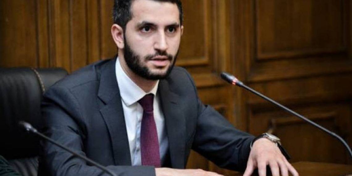 Правящая партия не будет обращаться в КС по вопросу лишения мандатов оппозиционных депутатов