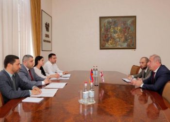 Министр ЧС Армении и временный поверенный в делах посольства Грузии обсудили текущие и предстоящие программы