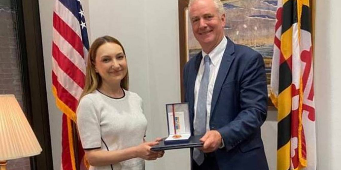 Посол Макунц представила сенатору Ван Холлену позицию Армении по региональным событиям