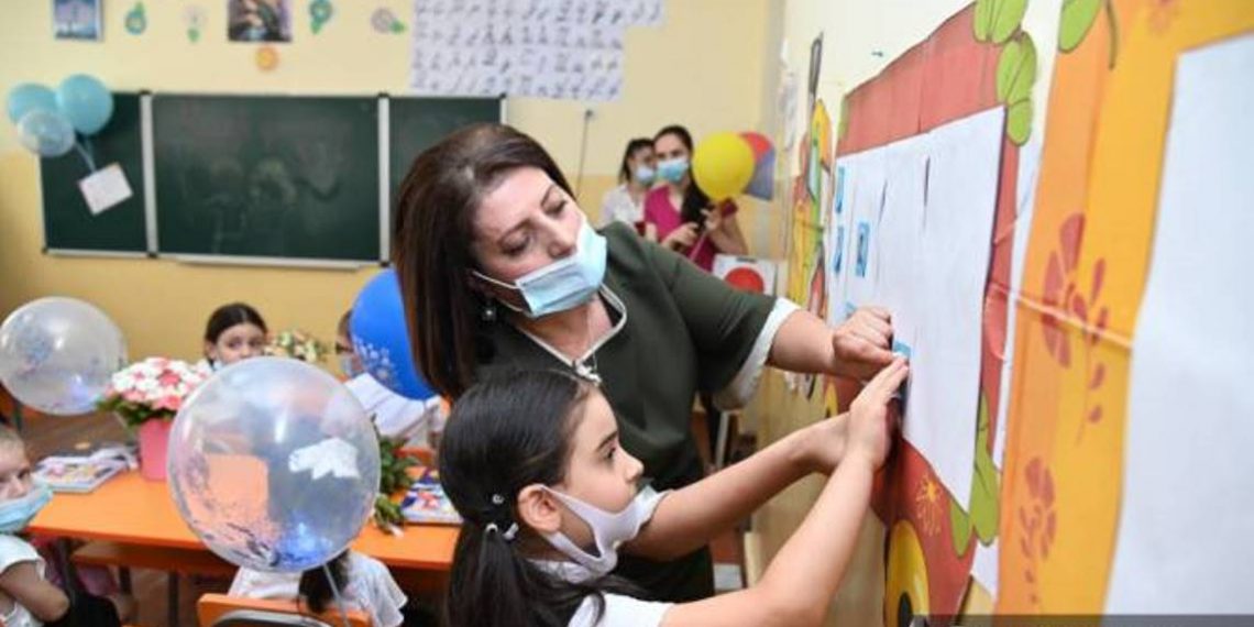 Для формирования конкурсной комиссии «Лучшие года» объявляется конкурс по отбору педагогических организаций