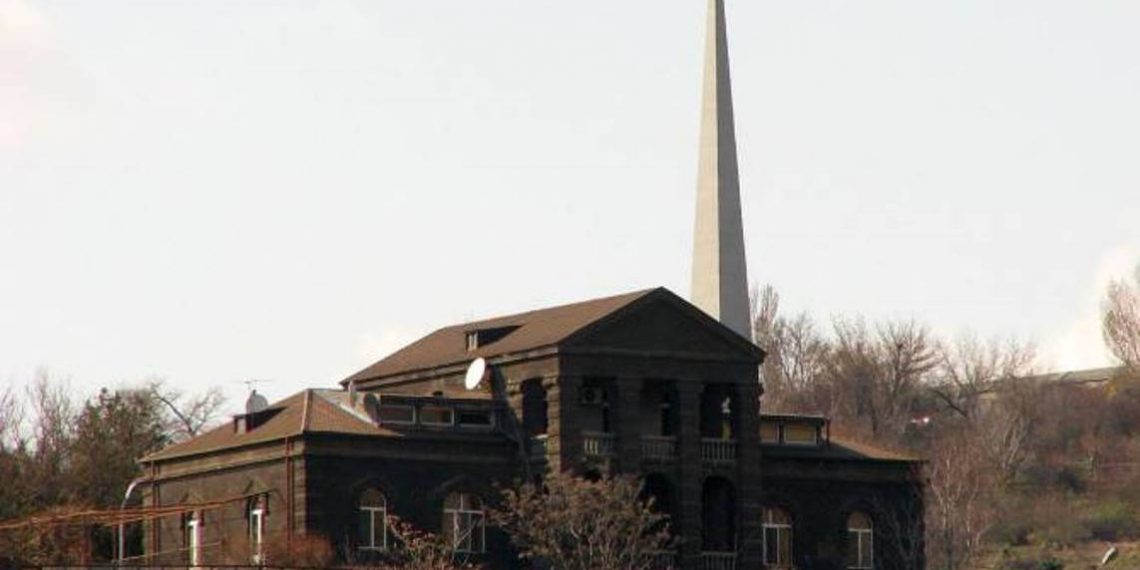 Как представился автор сообщения о бомбе в доме Левона Тер-Петросяна: поясняет МЧС