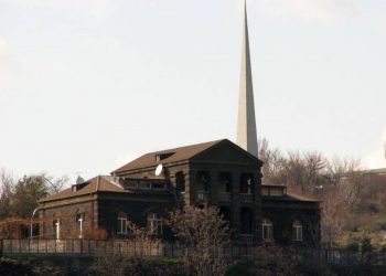 Как представился автор сообщения о бомбе в доме Левона Тер-Петросяна: поясняет МЧС