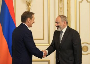 Премьер-министр РА принял директора Службы внешней разведки России