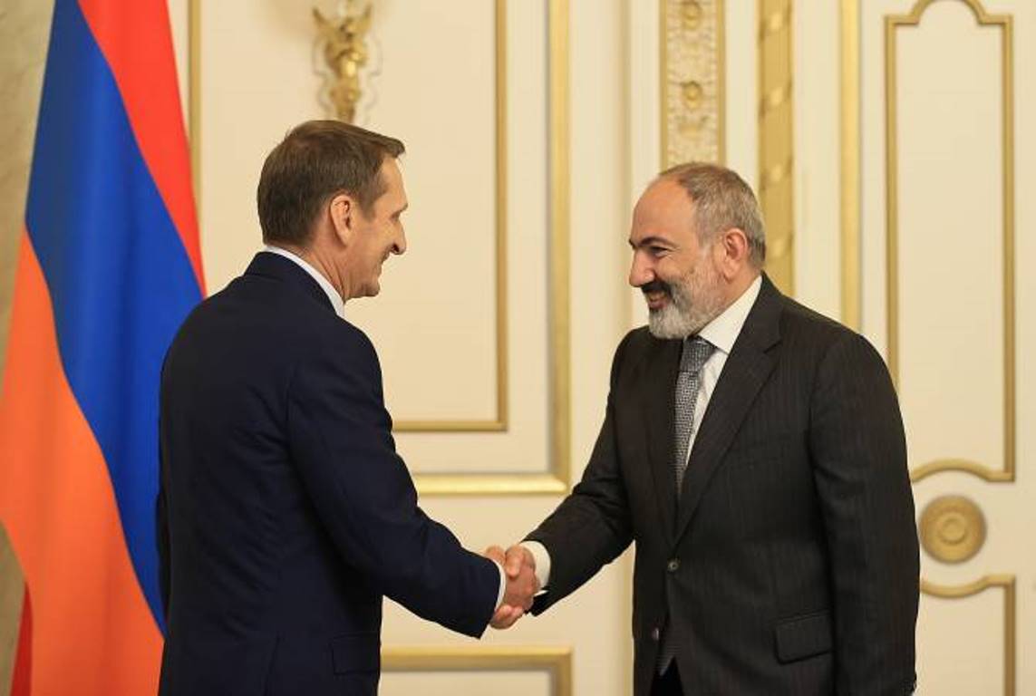 Премьер-министр РА принял директора Службы внешней разведки России