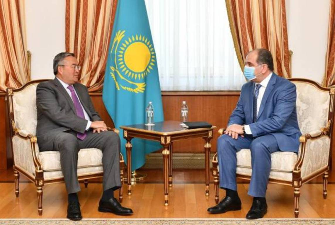 Посол Гевондян и министр иностранных дел Казахстана обсудили вопросы сотрудничества
