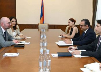 Министр финансов Армении принял главу регионального представительства ЕИБ на Южном Кавказе