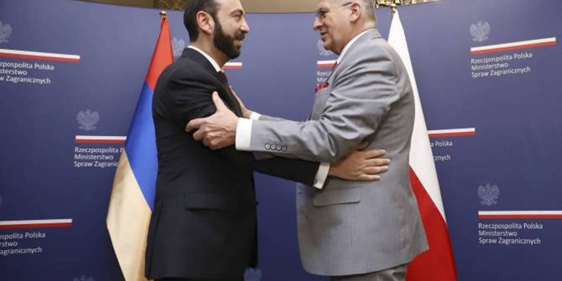 Главы МИД Армении и Польши обсудили вопросы региональной и международной безопасности