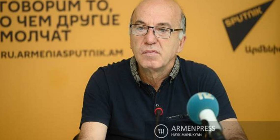 Согласно экономисту, в условиях повышения курса драма в лучшем состоянии находятся импортеры