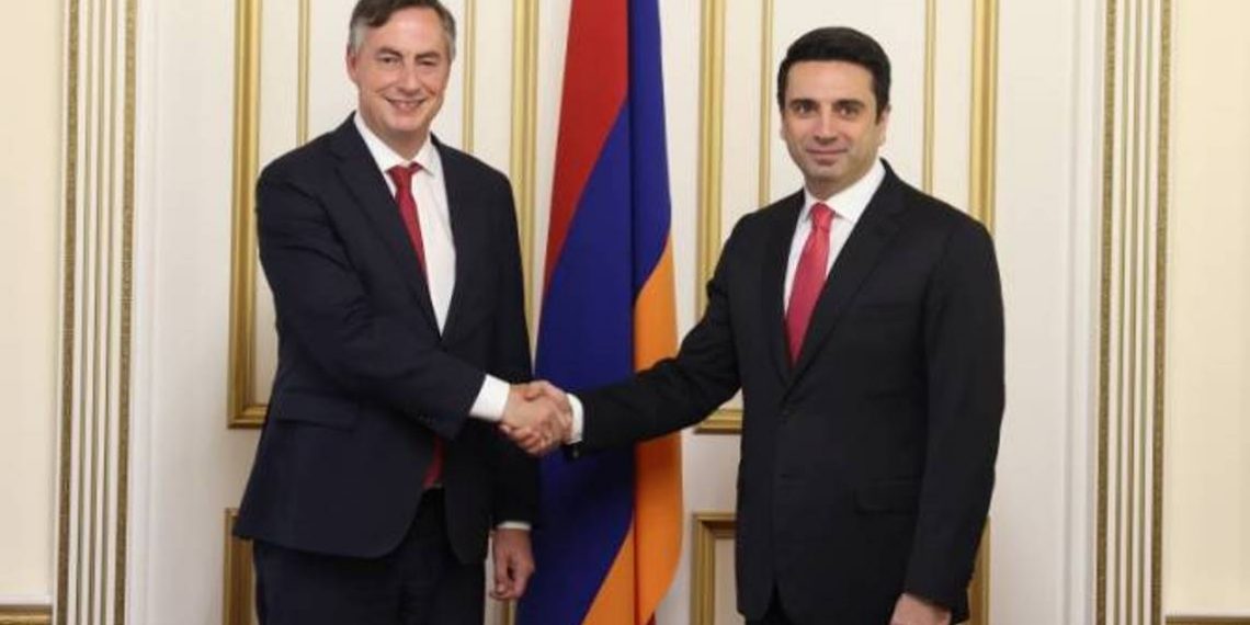 Ален Симонян выразил благодарность делегации Европарламента за усилия по установлению мира в регионе