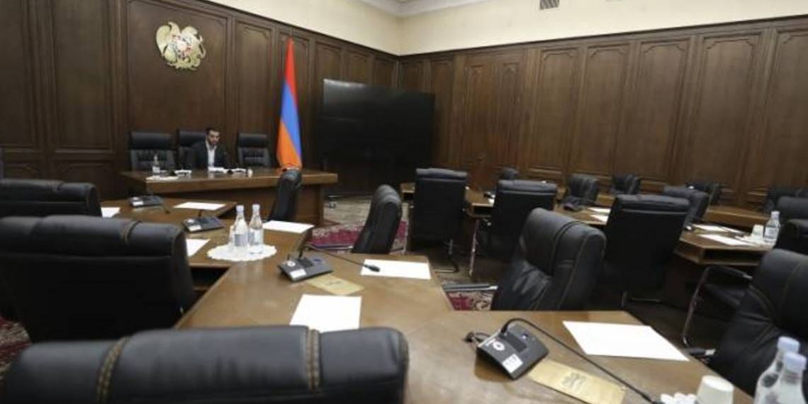 Заседание Совета НС не состоялось: на повестке дня был проект обращения в КС о лишении оппозиционных депутатов мандатов