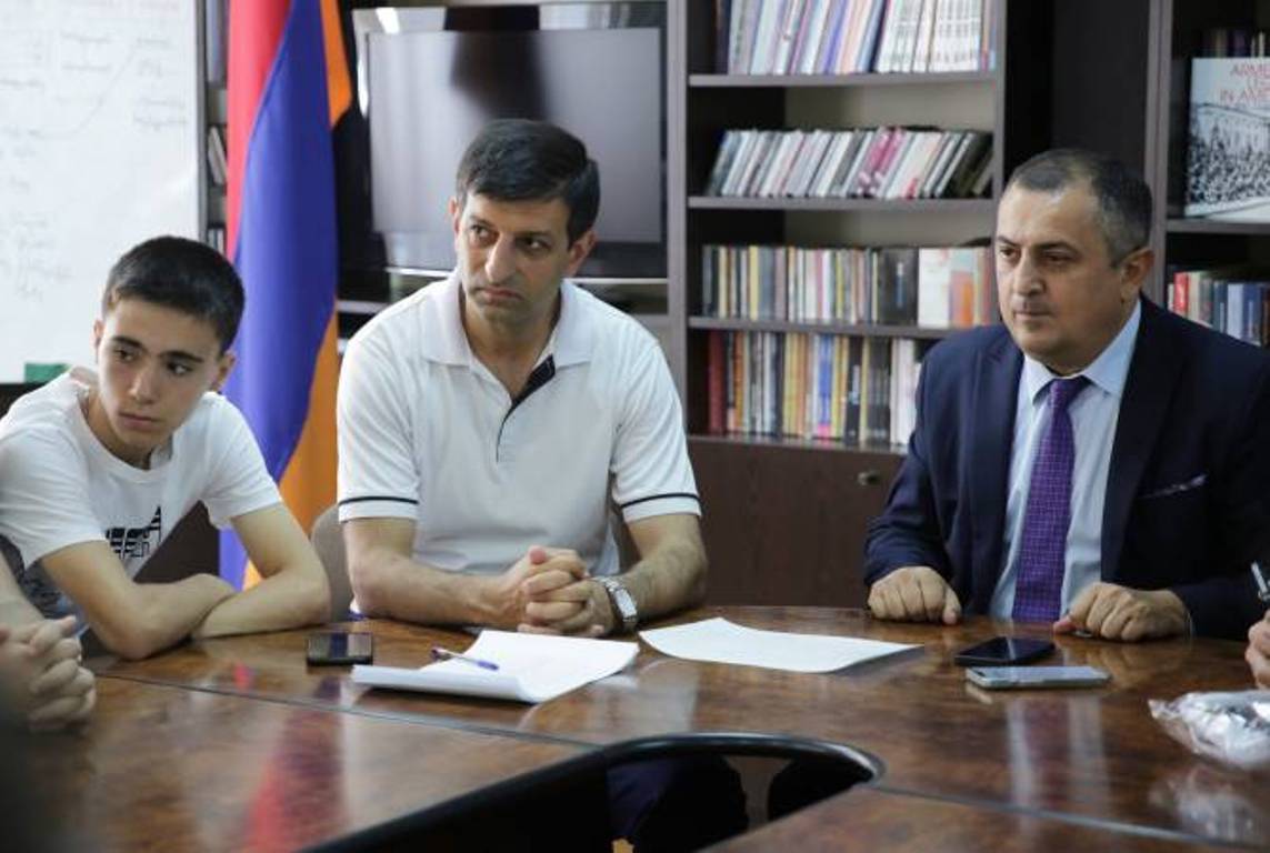 Карен Гилоян пожелал успехов армянским участникам спортивных игр «Дети Азии»