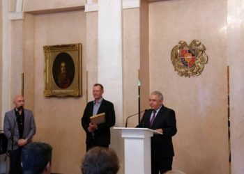 Посольству Армении в России были переданы личные вещи адмирала Исакова для экспозиции музея «Мать Армения»