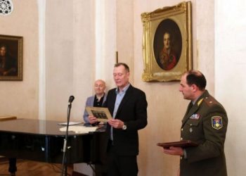 Посольству Армении в России были переданы личные вещи адмирала Исакова для экспозиции музея «Мать Армения»