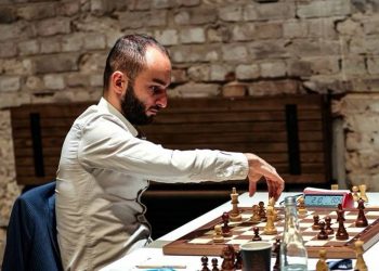 Тер-Саакян  и  Акопян  успешно  стартовали  в  шахматном  турнире  в  Дубае