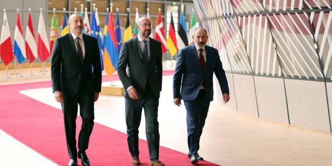 В Брюсселе началась встреча Пашинян-Алиев-Мишель