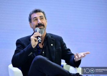 Серж Танкян уже в Армении