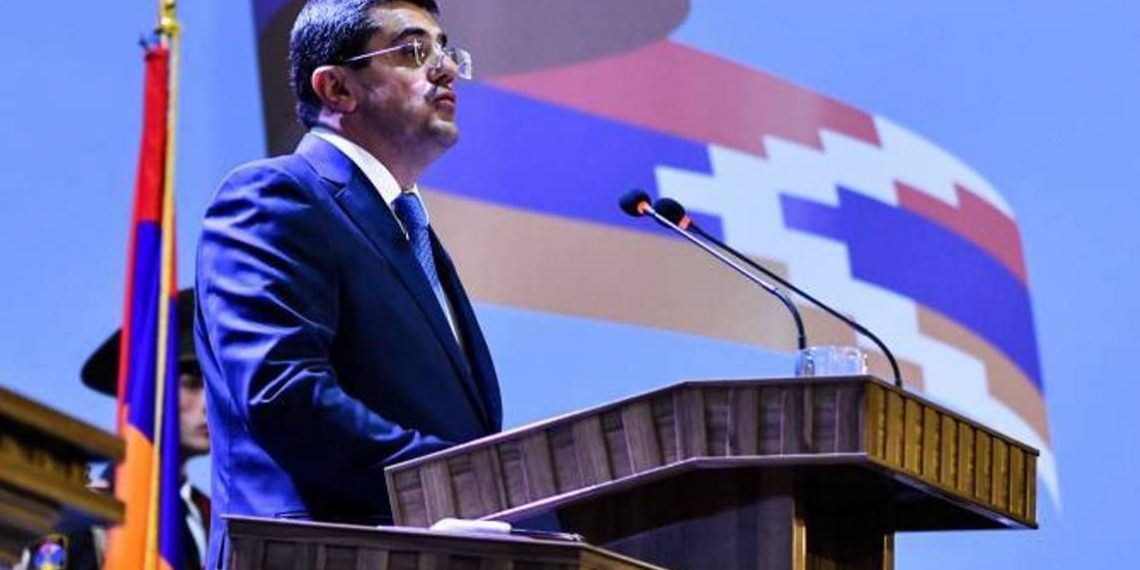 Арцах должен выстоять, быть армянским и продолжать свой путь независимости: поздравительное послание Араика Арутюняна